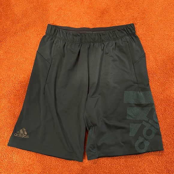 Adidas shorts size medium - Picture 1 of 3